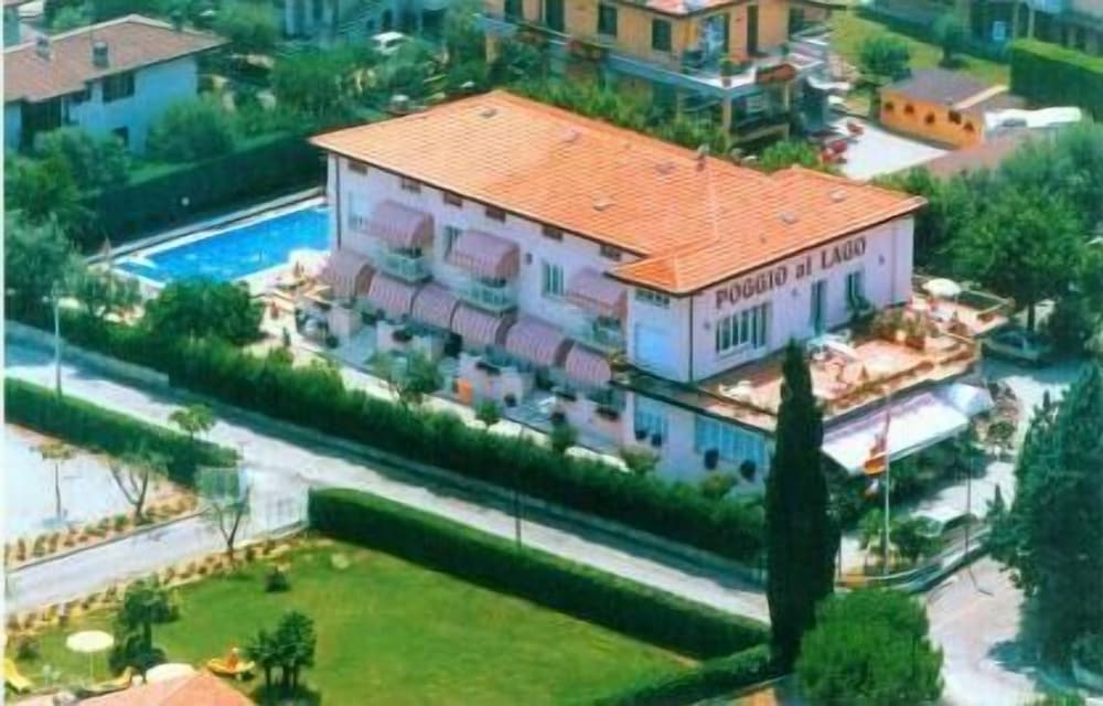 Poggio al Lago