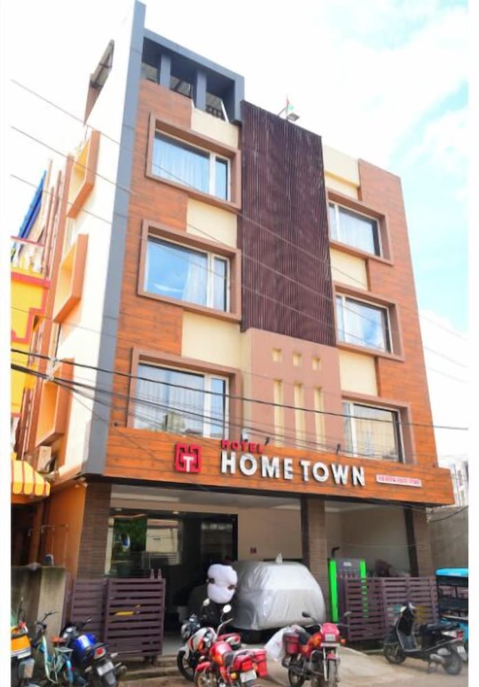 DhamStay Hotel Home Town Near Temple