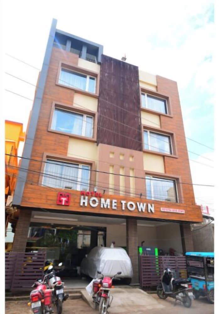 DhamStay Hotel Home Town Near Temple