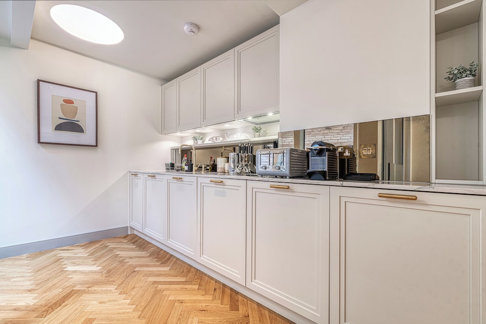 Luxury flats near Big Ben and London Eye