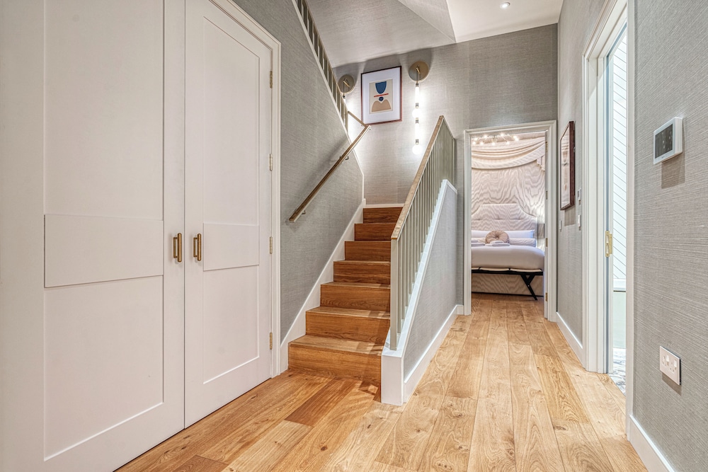 Luxury flats near Big Ben and London Eye