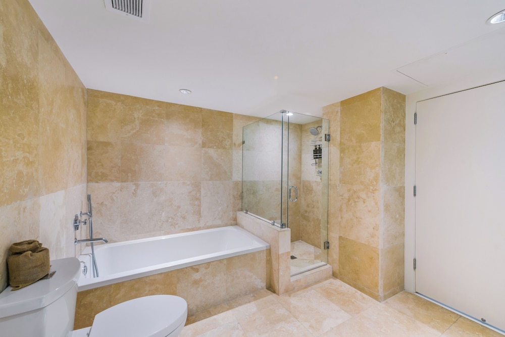 Luxury Vacation Rentals at 1 Hotel & Homes by LRMB