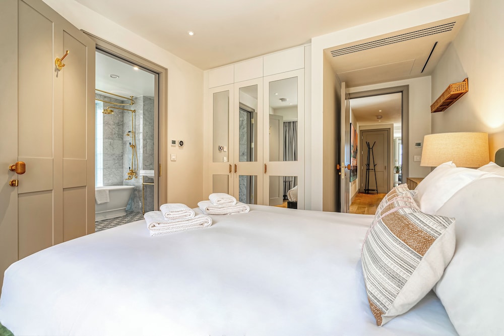 Luxury flats near Big Ben and London Eye