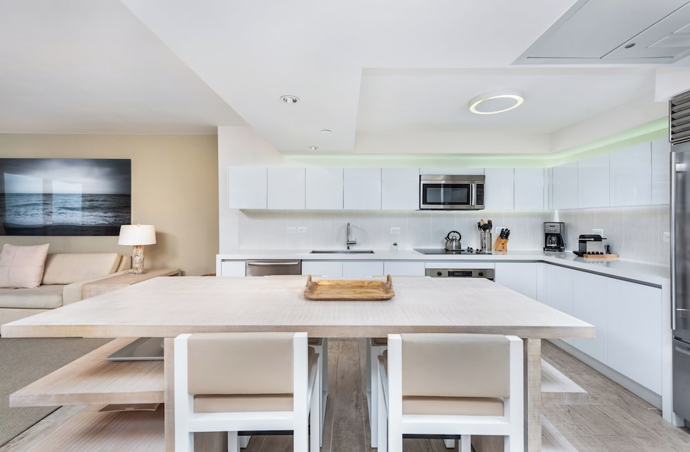 Luxury Vacation Rentals at 1 Hotel & Homes by LRMB
