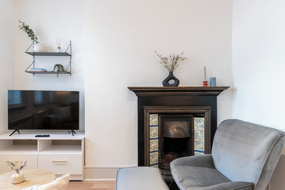 JOIVY Stylish 1 bed flats in Soho