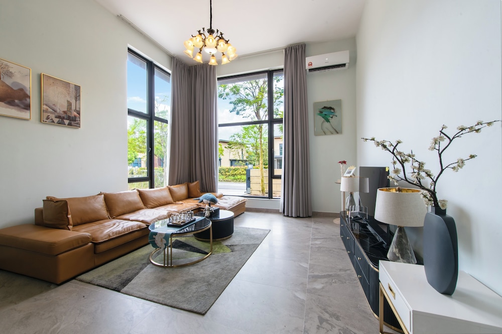 Forest City Golf Villa by A & Home Party