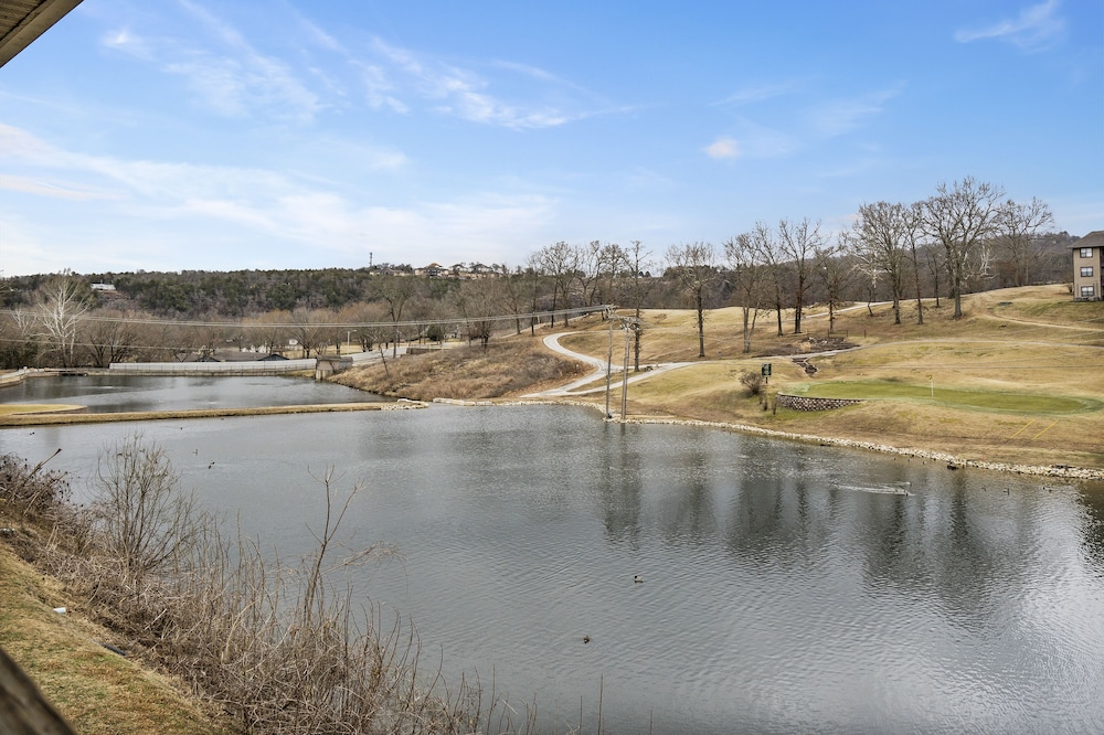 Stunning Water View Pet Friendly, Indoor Pool