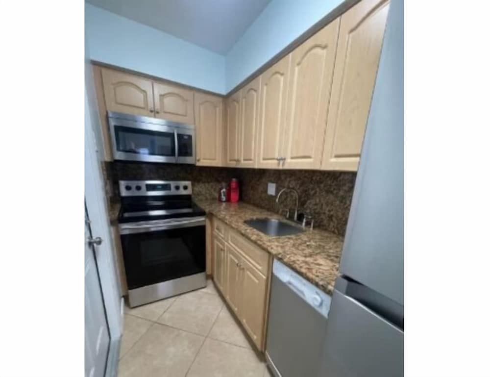 PH 2BED2BATH with Ocean View & Parking