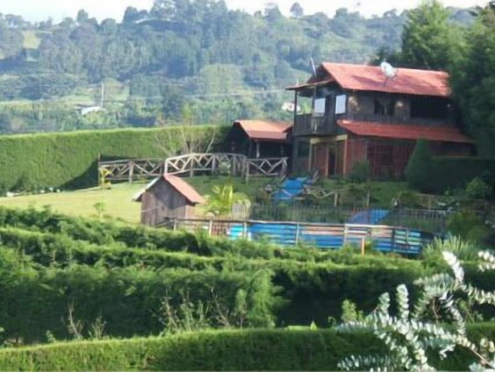 Hotel Villas Cipreses - Hostel - Image 1