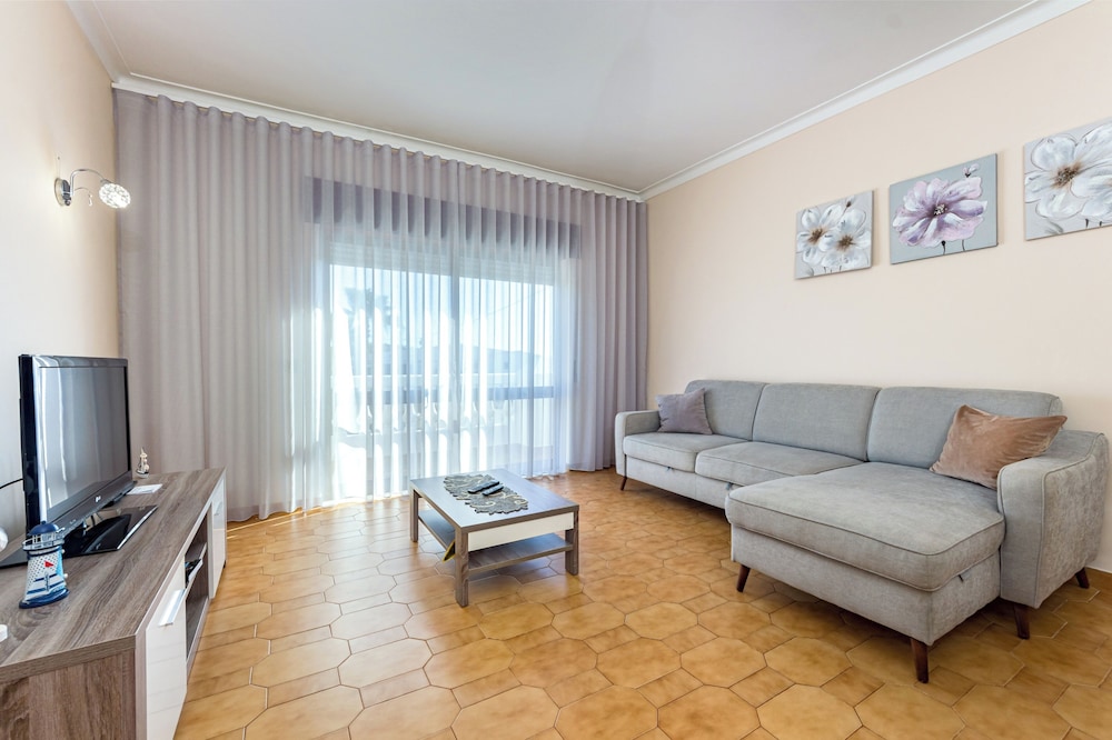 Seaside Charm in Gale - 2 Bedroom W/big Terrace