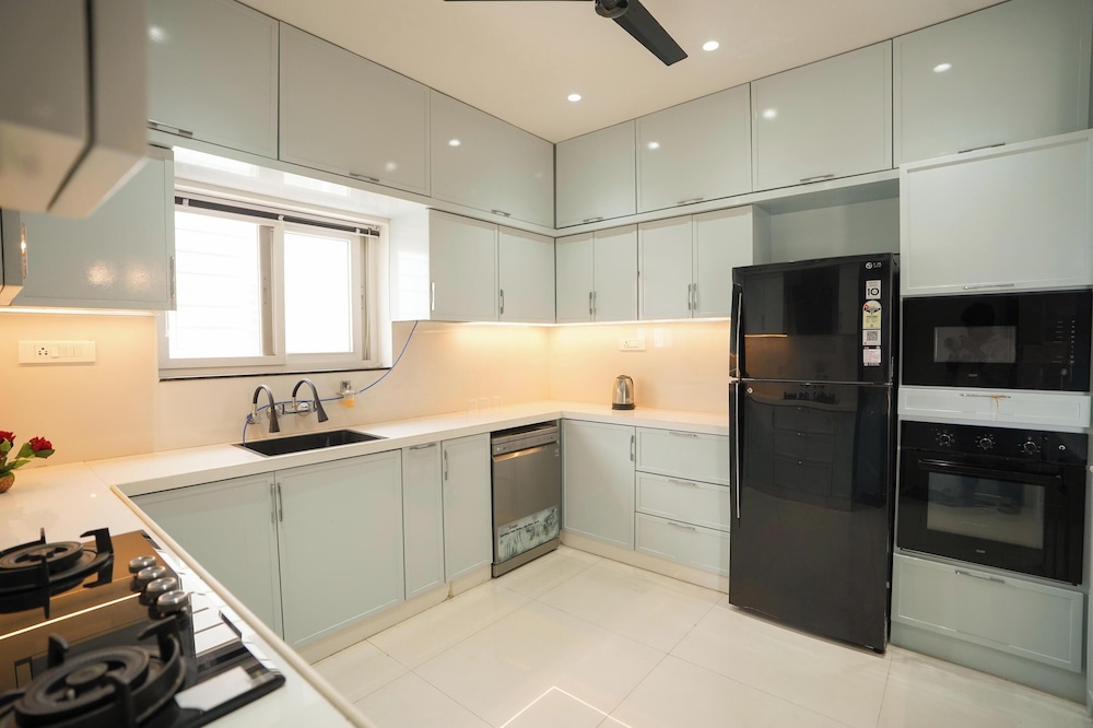 Aurelia Apartment By Red Olive 4bhk 30min Hitech