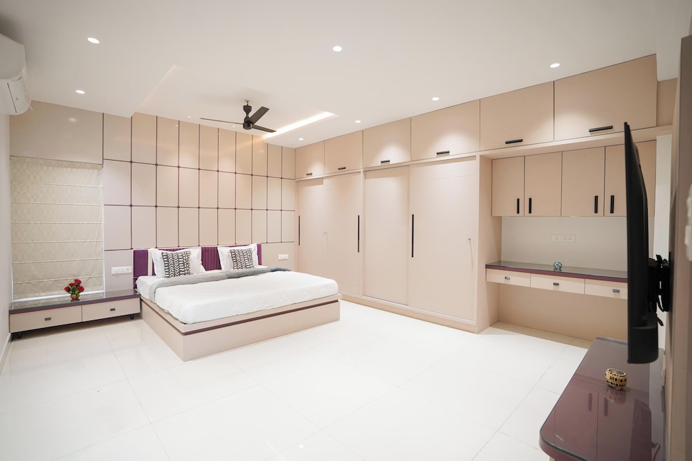 Aurelia Apartment By Red Olive 4bhk 30min Hitech