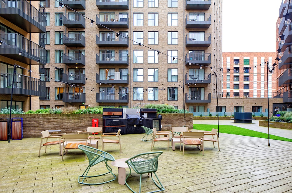 Colindale Avenue