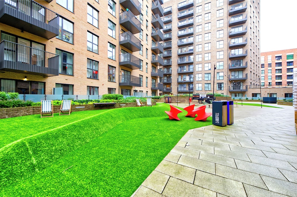 Colindale Avenue
