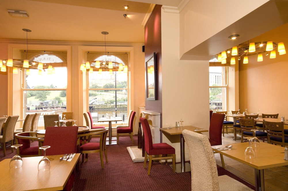 Premier Inn Newcastle City Centre - Quayside — photo 4