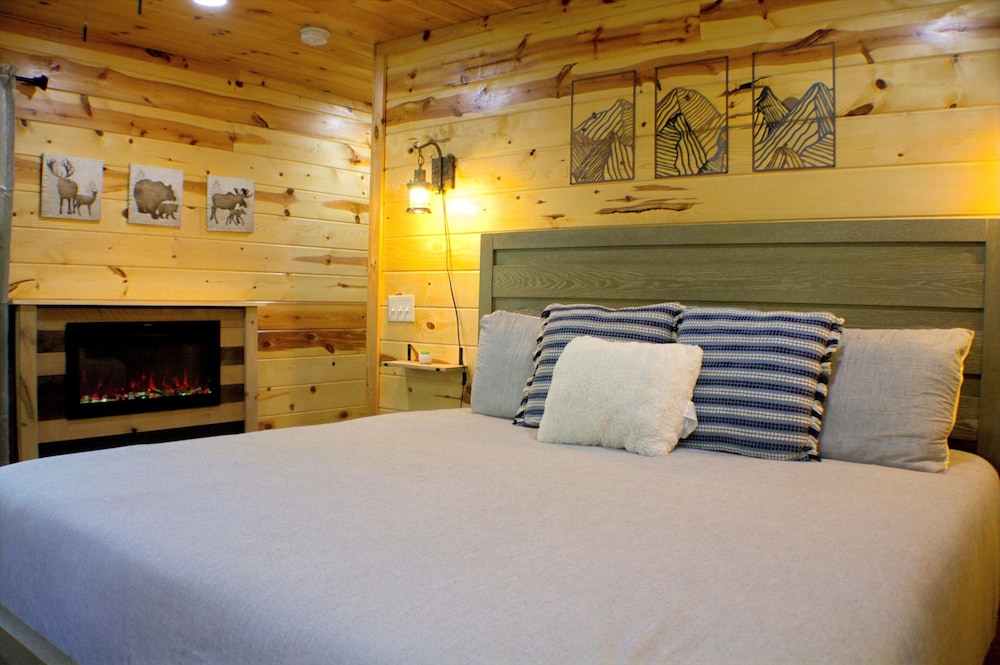 Vixen Run 4 Bedroom Cabin