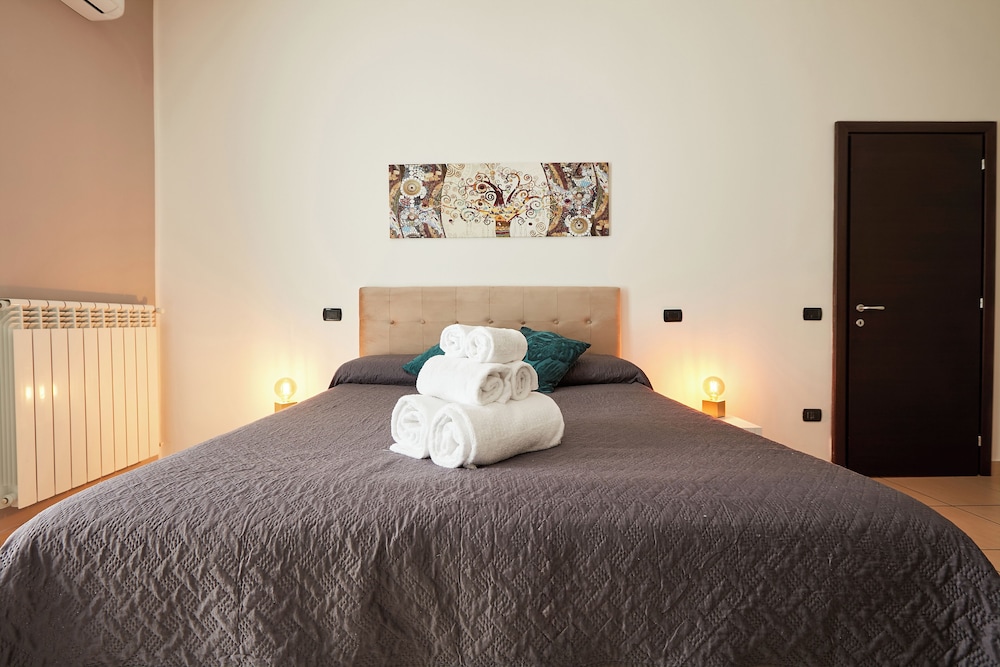 Vicky's Luxury Guesthouse by Napoliapartments