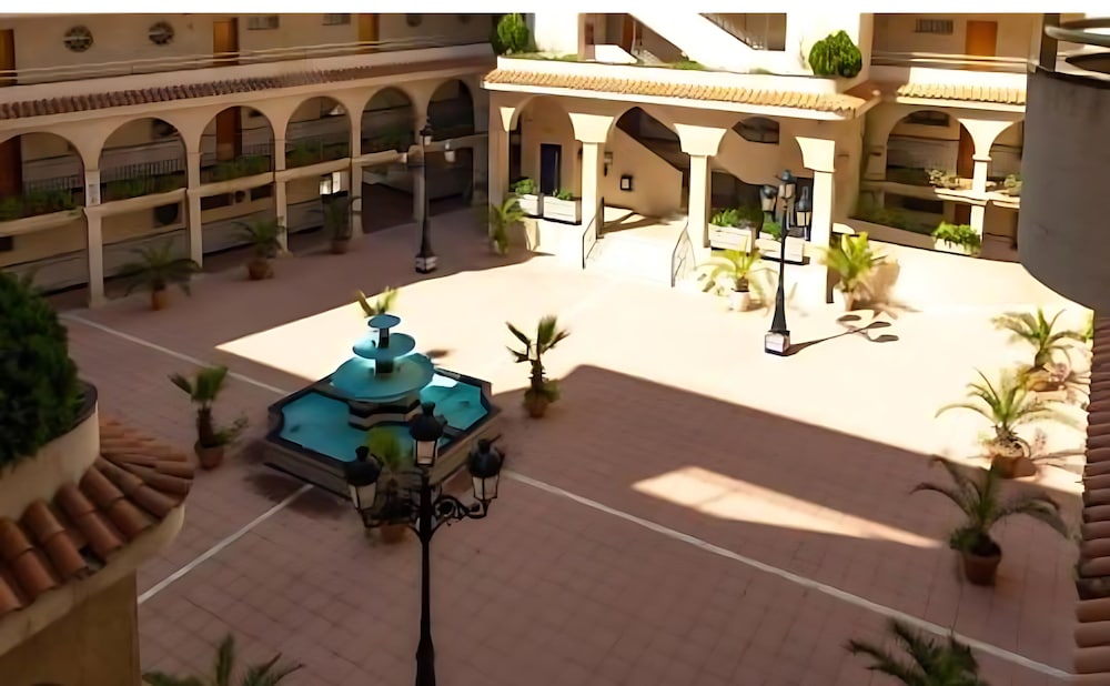 520 · Golden Coast Paradise