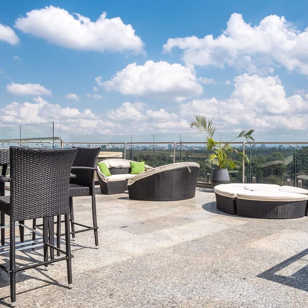 Trademark Hotel, Terrace King Single Room in Nairobi No003