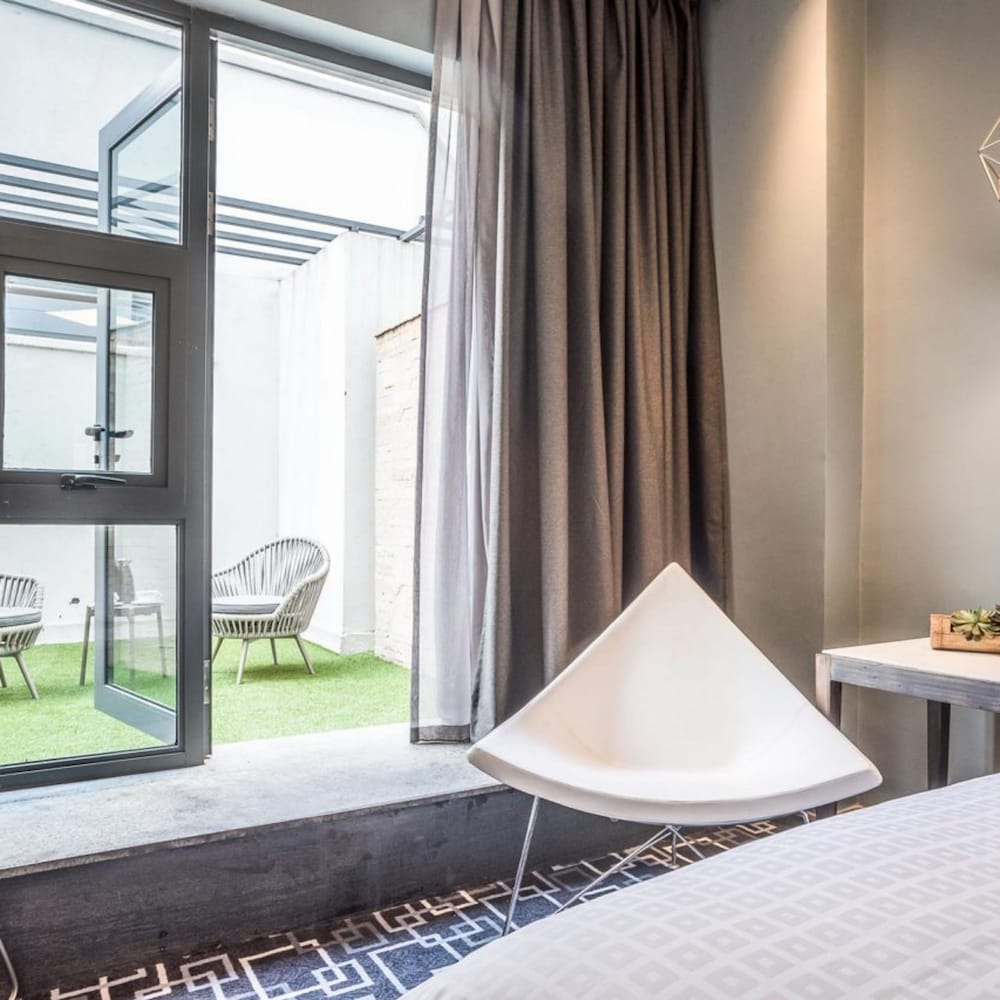 Trademark Hotel, Terrace King Single Room in Nairobi No003