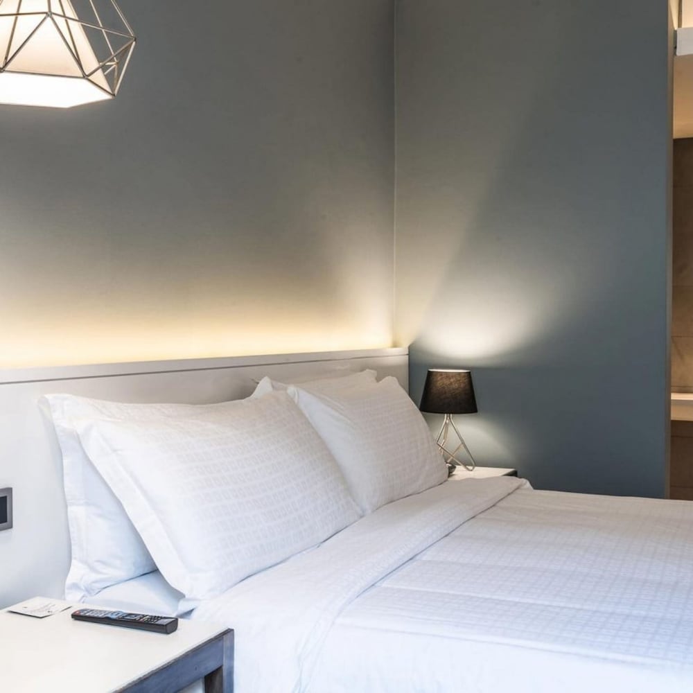 Trademark Hotel, Terrace King Single Room in Nairobi No003