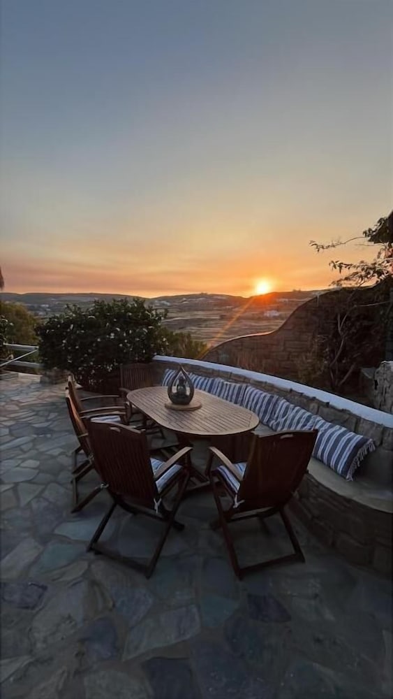 Casa Paros