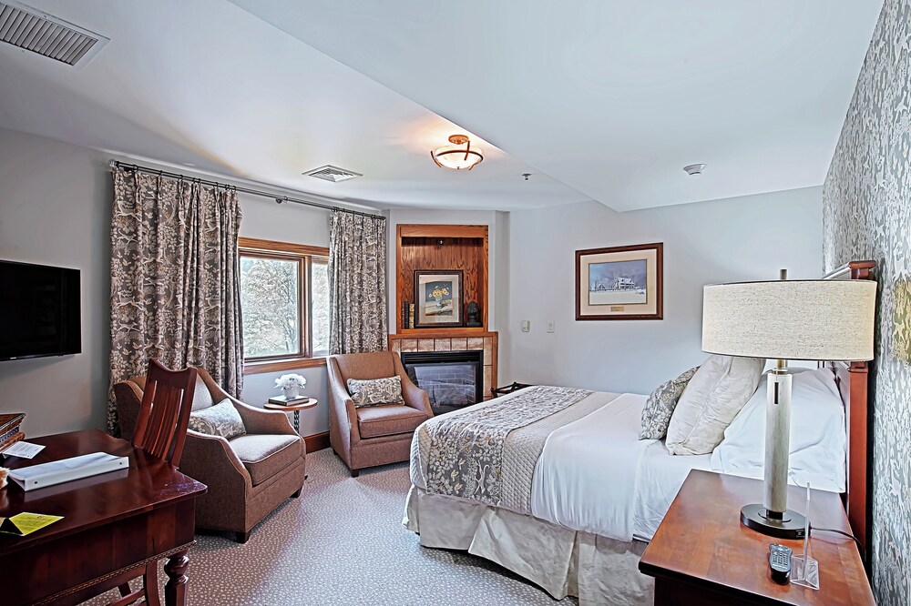 Bob Timberlake Inn at Chetola Resort