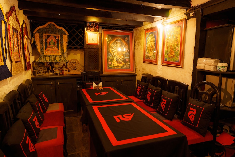 Hira Guest House