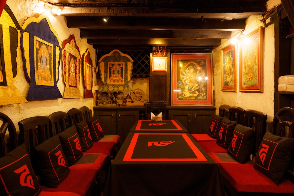 Hira Guest House
