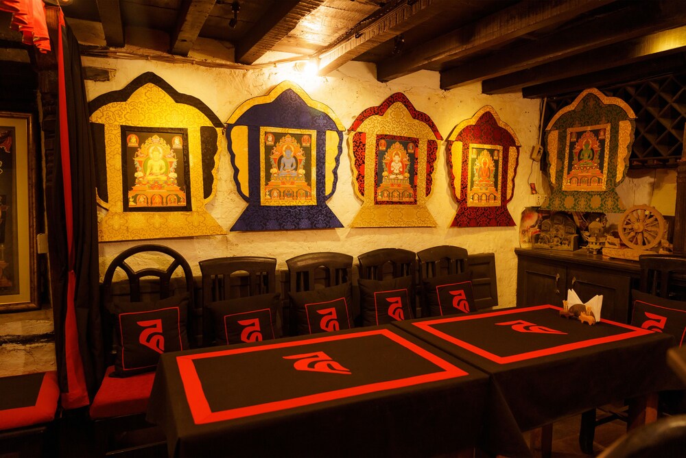 Hira Guest House