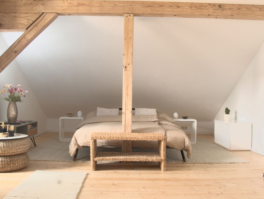 Apartment - Sleeps 3 - Balcony - Garden