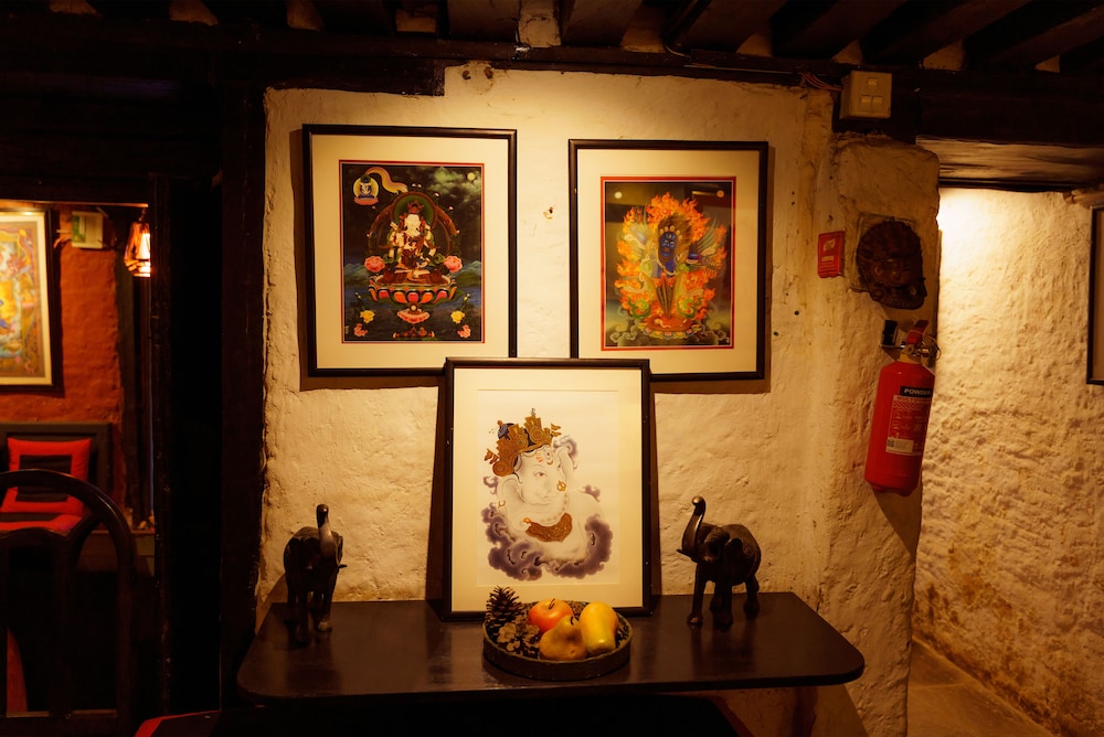 Hira Guest House
