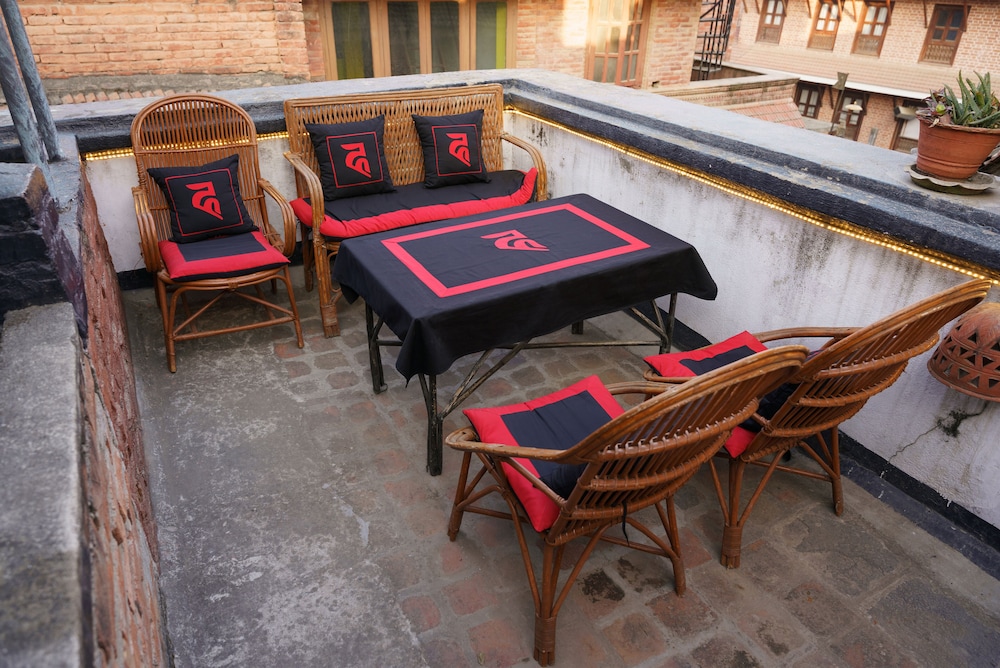 Hira Guest House