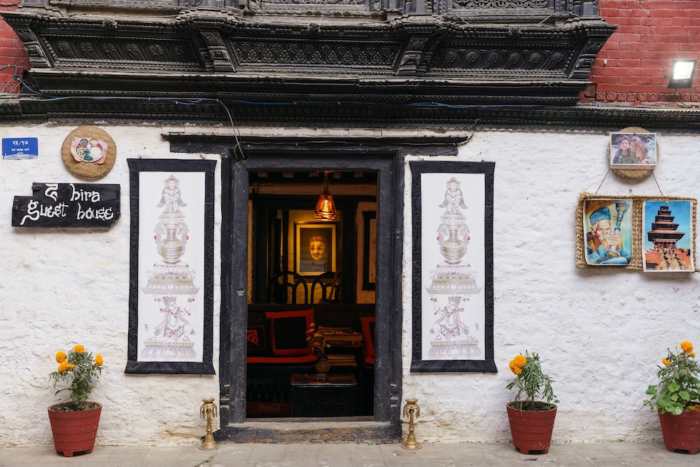 Hira Guest House