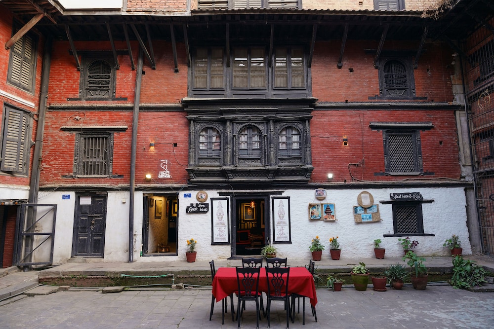 Hira Guest House