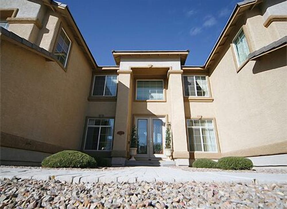 Jewel Estates - Golf Cribs