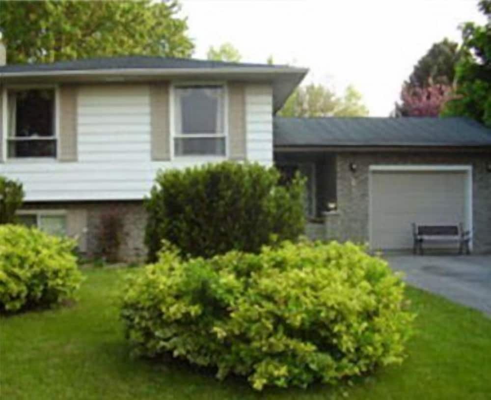 Niagara-on-the-Lake Furnished Rentals view 2