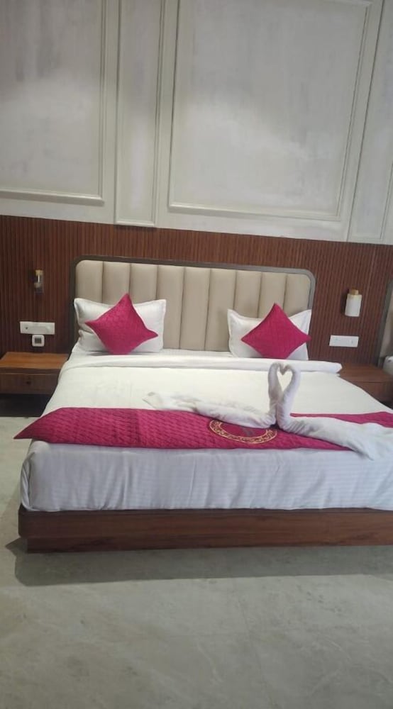 Hotel Tanishka INN