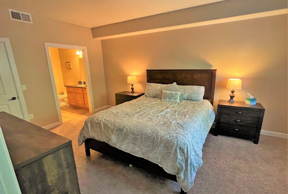 Bridges Condominiums - Tranquility Unit 3 Bedroom Condo by RedAwning view 2