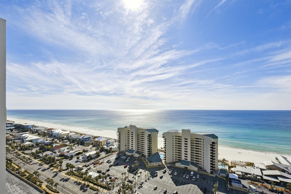 Laketown Wharf by Book That Condo