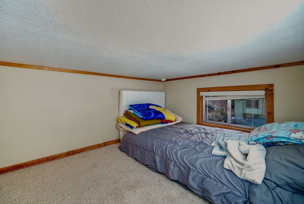 The Blue Bear Cabin Lake Tahoe Family Getaway 2 Bedroom Home