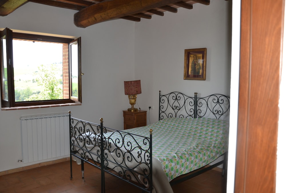 Panoramic Farmhouse With Swimming Pool view 2