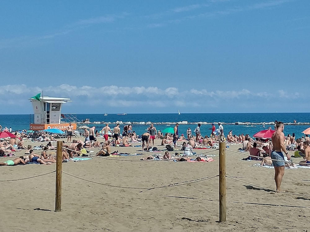 Lovely Flat In Barceloneta Near Sea