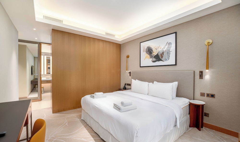 Posh 2 BR in Address Opera Mall Access