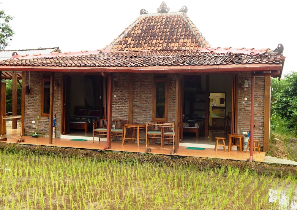 Alamanda Family Villas & Pool