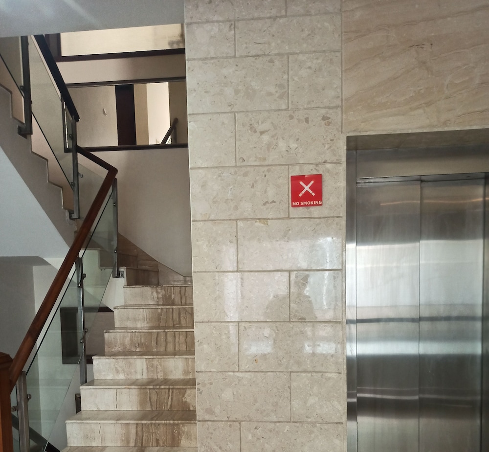 Hotel Amazone Residency DLF Phase 3