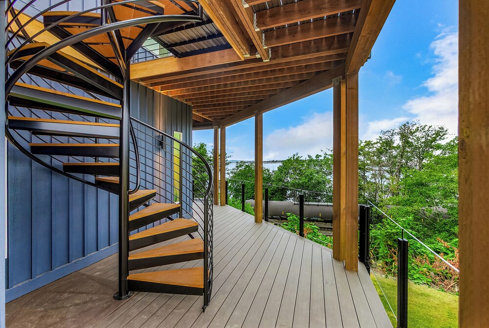 Stonegrove Residence