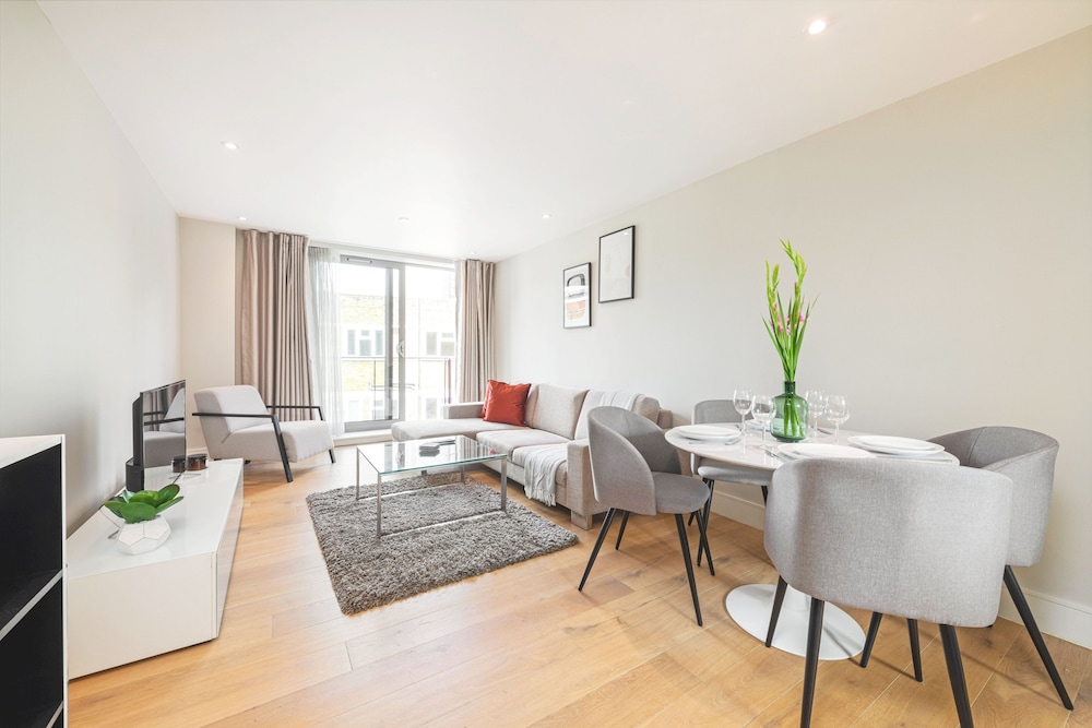 Accomodo London Southbank - Spacious & Elegant Apartments near Big Ben & London Eye