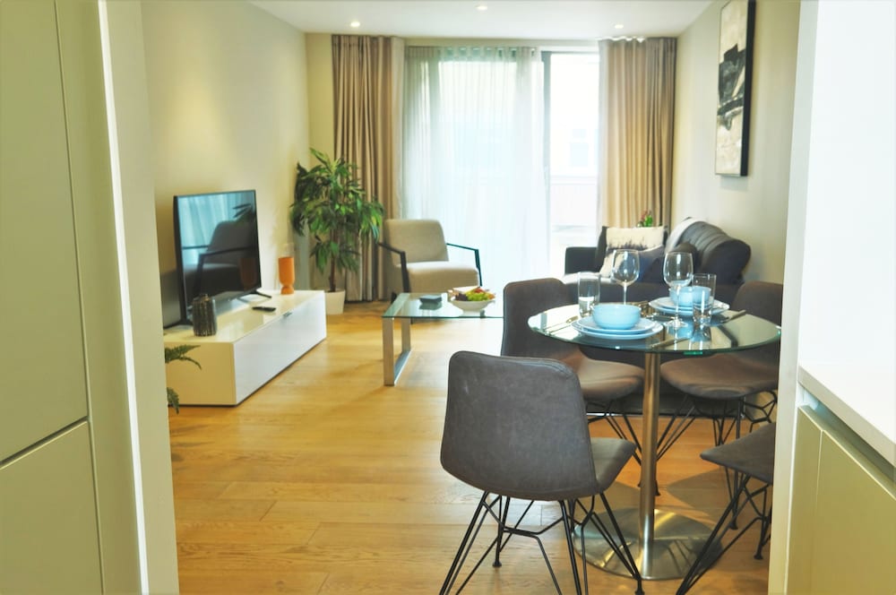 Accomodo London Southbank - Spacious & Elegant Apartments near Big Ben & London Eye