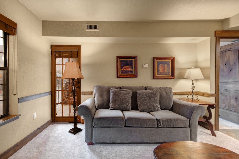Copperbottom Inn 202 1 Bedroom Condo